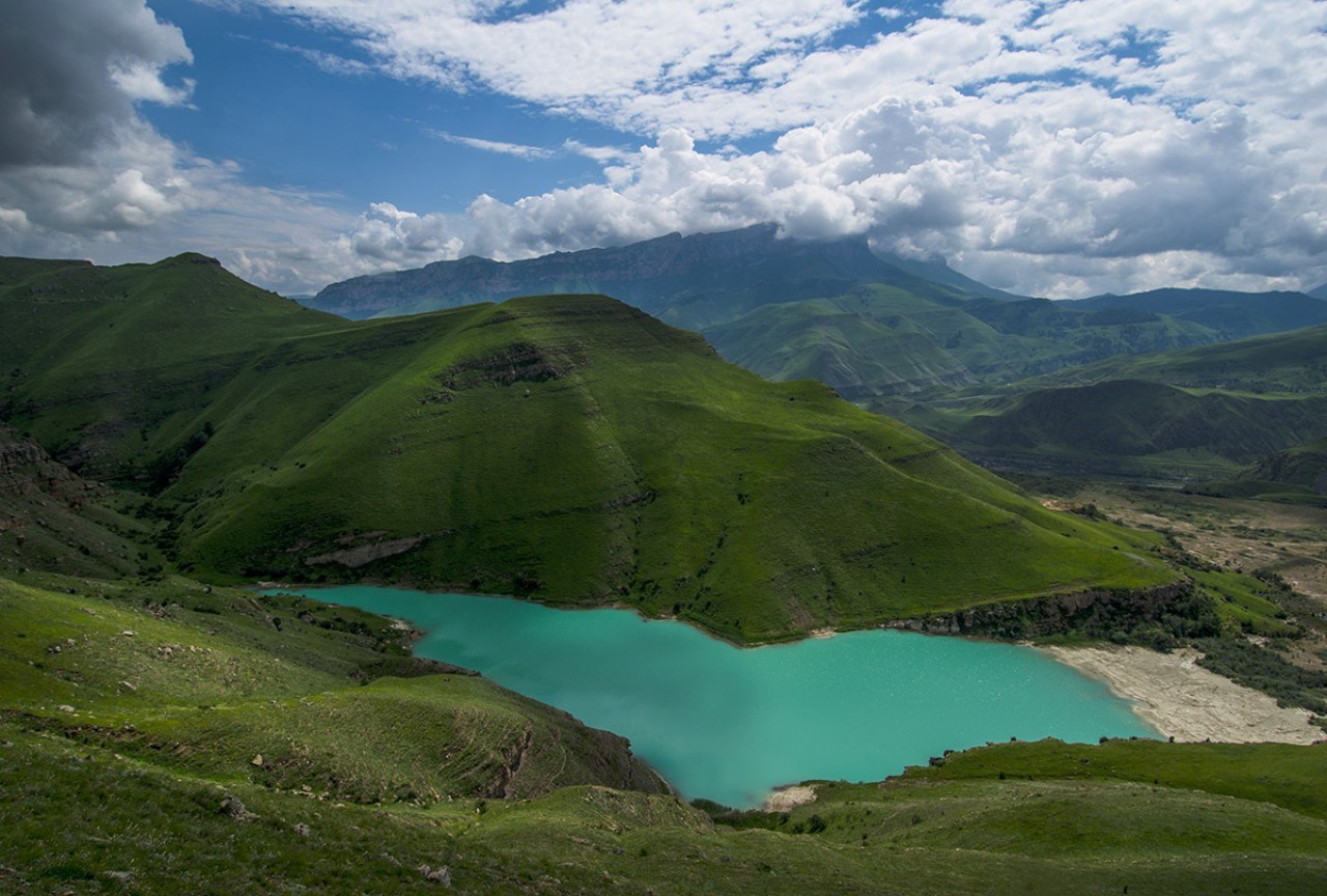 Озеро Гижгит Кабардино Балкария. Былымское озеро Кабардино-Балкария. Былымское озеро Гижгит. Эльбрус озеро Гижгит.