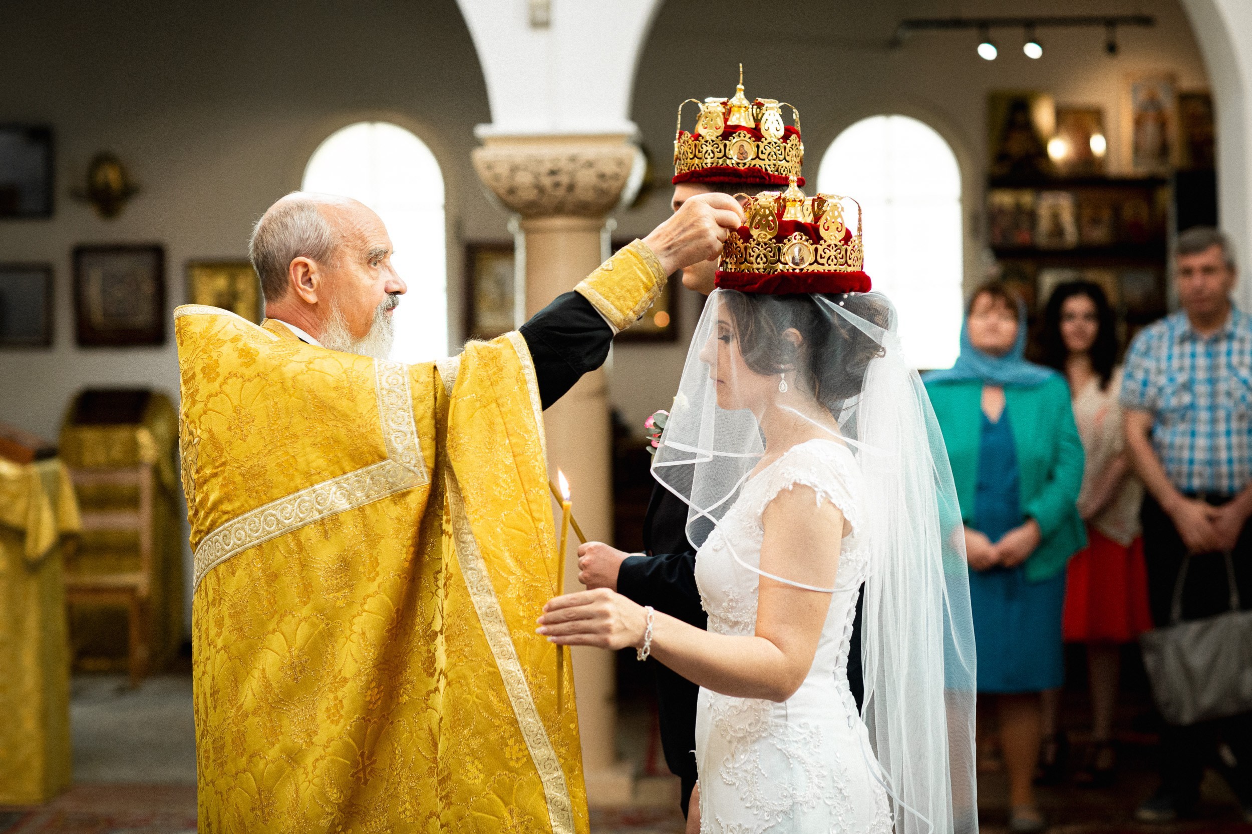 Смысл православного венчания. Свадьба в церкви. Венчание. Венчание в церкви. Церемония венчания в церкви.